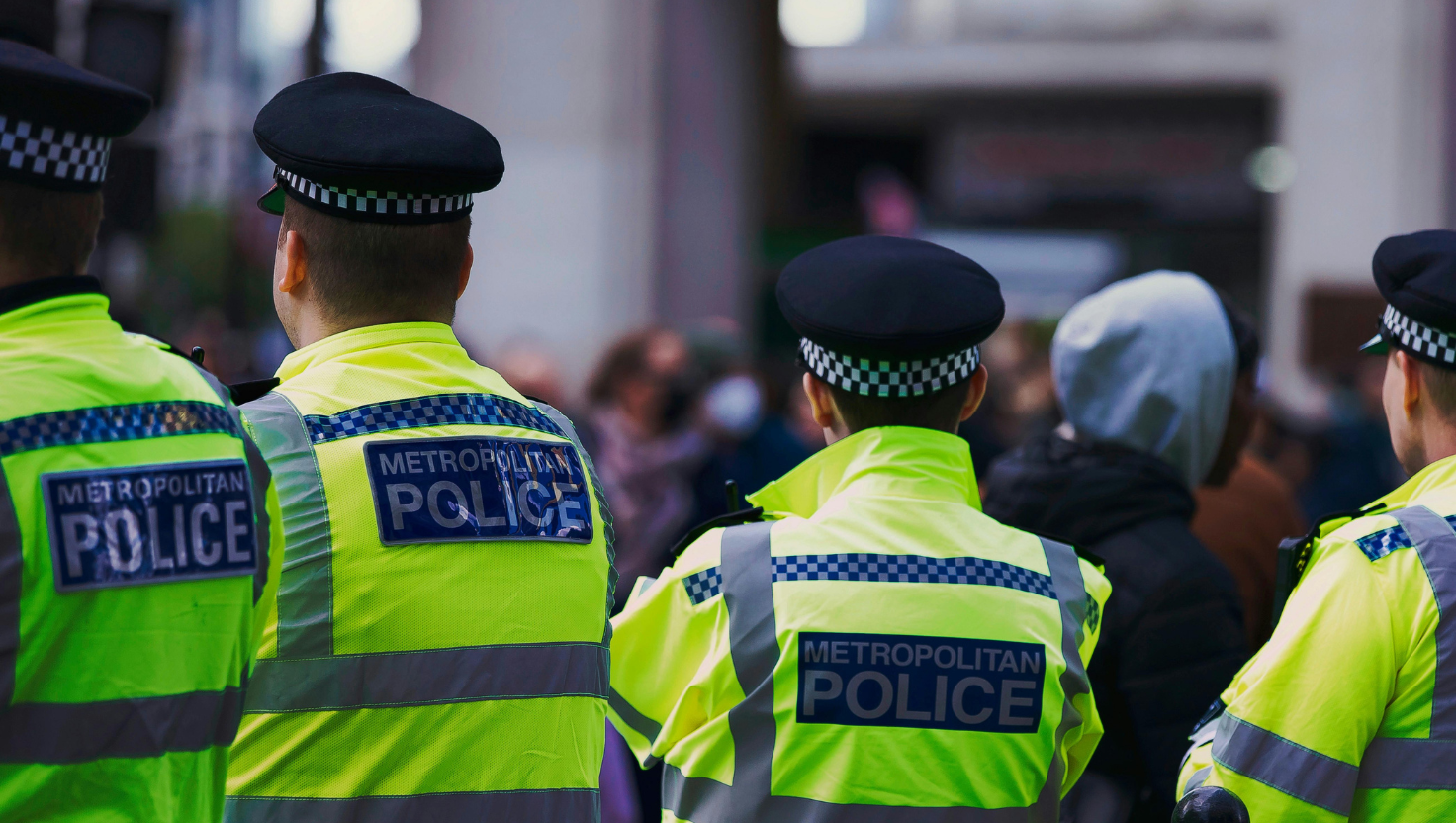 https://salarnews.in/public/uploads/images/newsimages/maannewsimage10082025_163439_London police .png